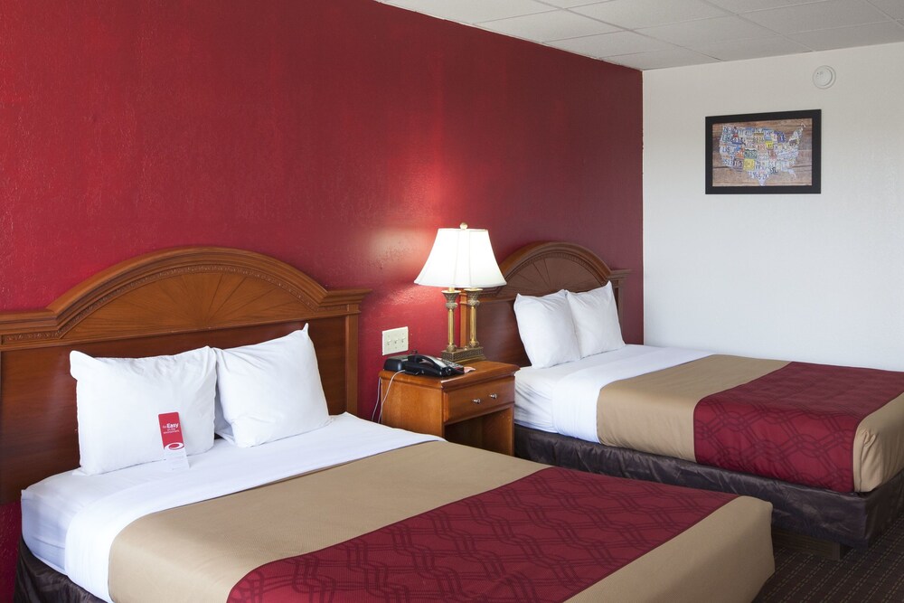 Econo Lodge Wytheville Area - photo 12