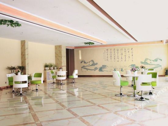 Gaoji Hotel — hotel near Golmud Airport