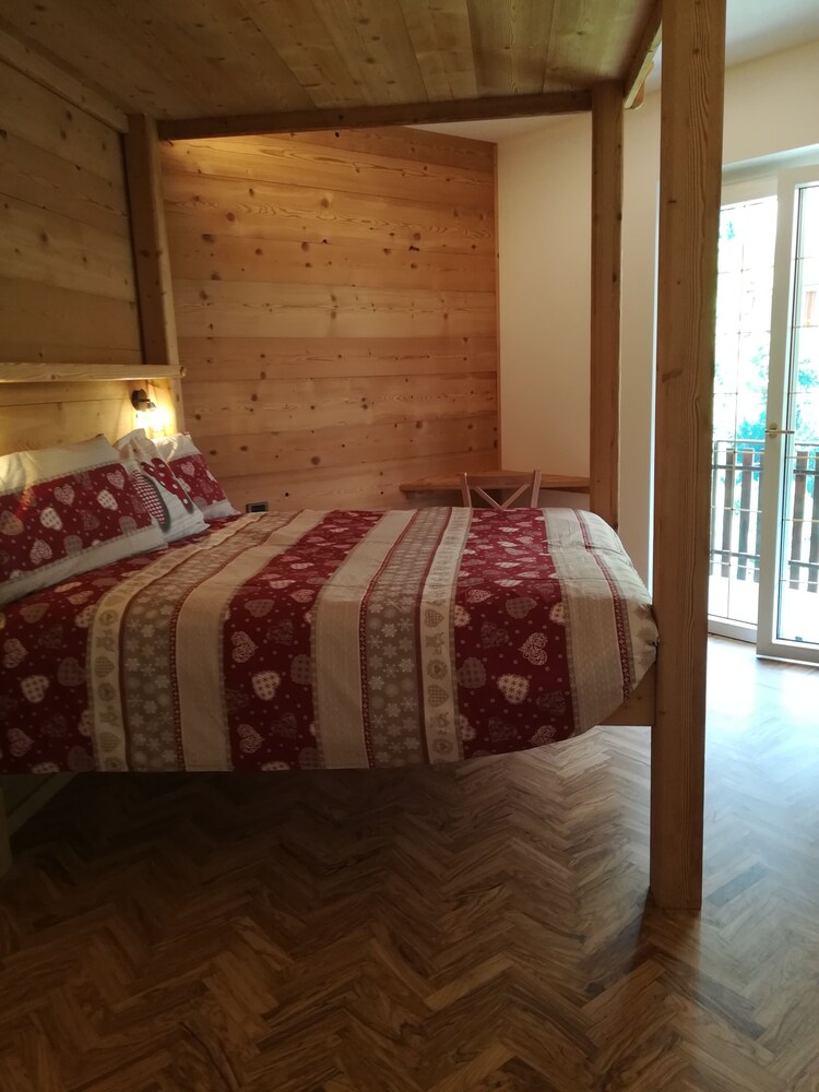 Romantiche Orobie B&B — 4-Star Luxury Hotel in Roncobello, Italy