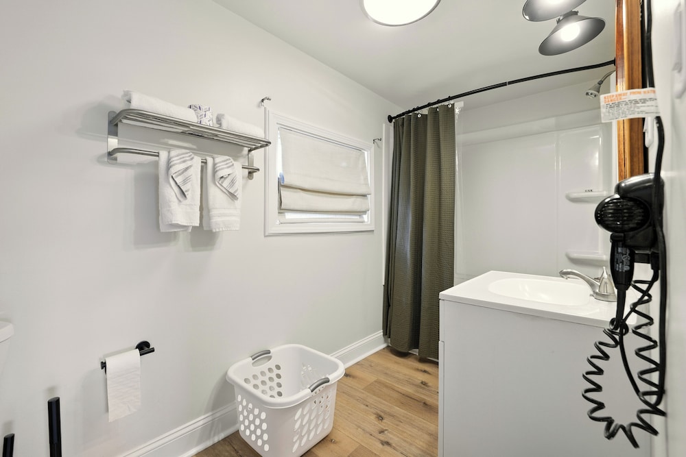 Hillside Motel LLC - photo 118