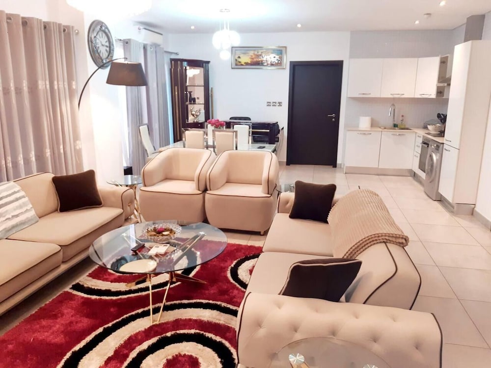Luxurious & Comfy Gem 5 Star Location Pools Gym — 4-Star Luxury Hotel in Accra, Ghana