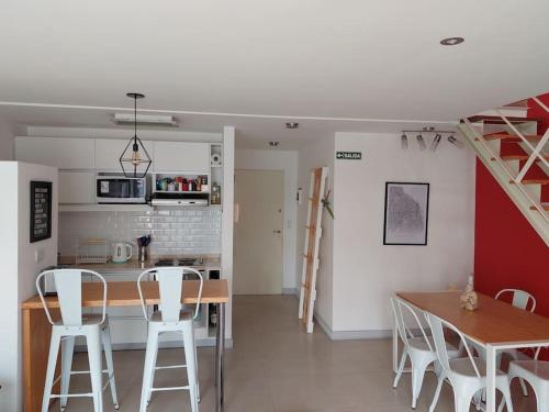 Hermoso Dúplex lleno de aire y luz en Villa Crespo — 4-Star Luxury Hotel in Buenos Aires, Argentina
