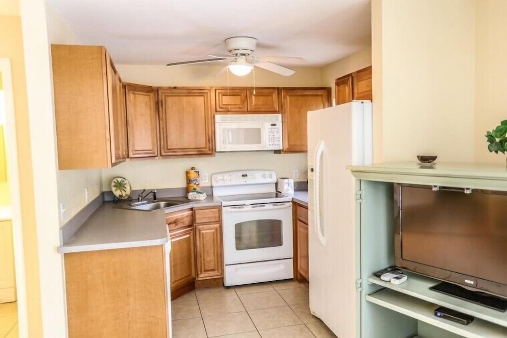 106 Tropical Shores Manor Fort Myers Beach - photo 13