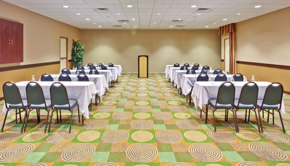 Holiday Inn Bloomington University Area by IHG - photo 28