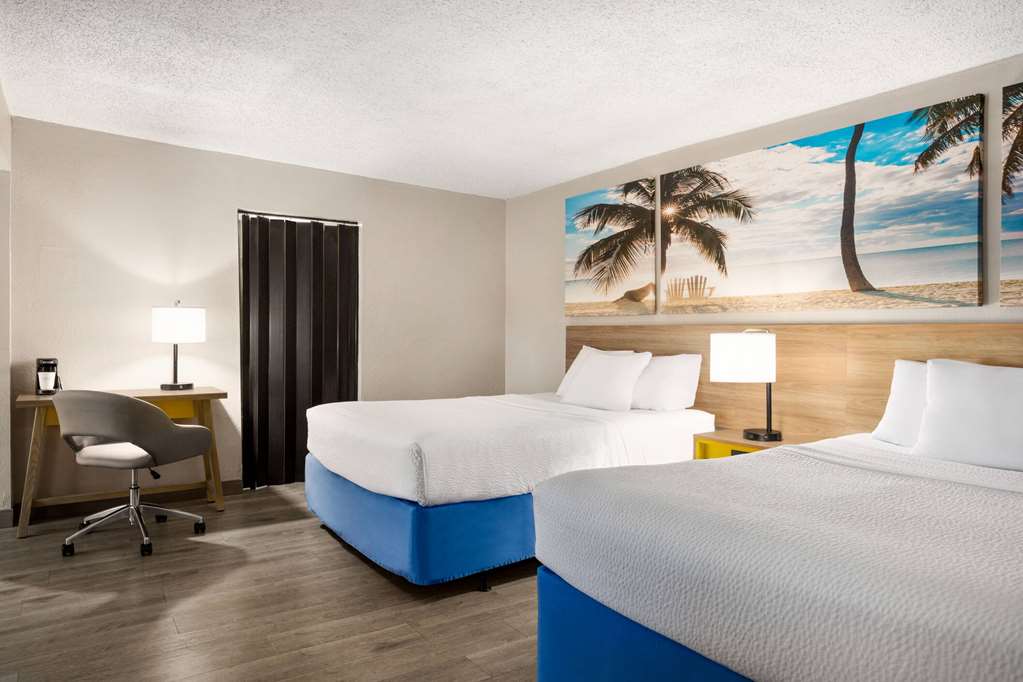 Days Inn by Wyndham Miami Airport North - photo 35