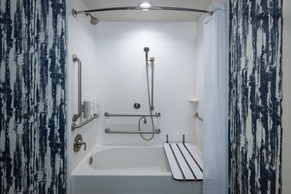 Home2 Suites by Hilton Greenville Downtown - photo 17