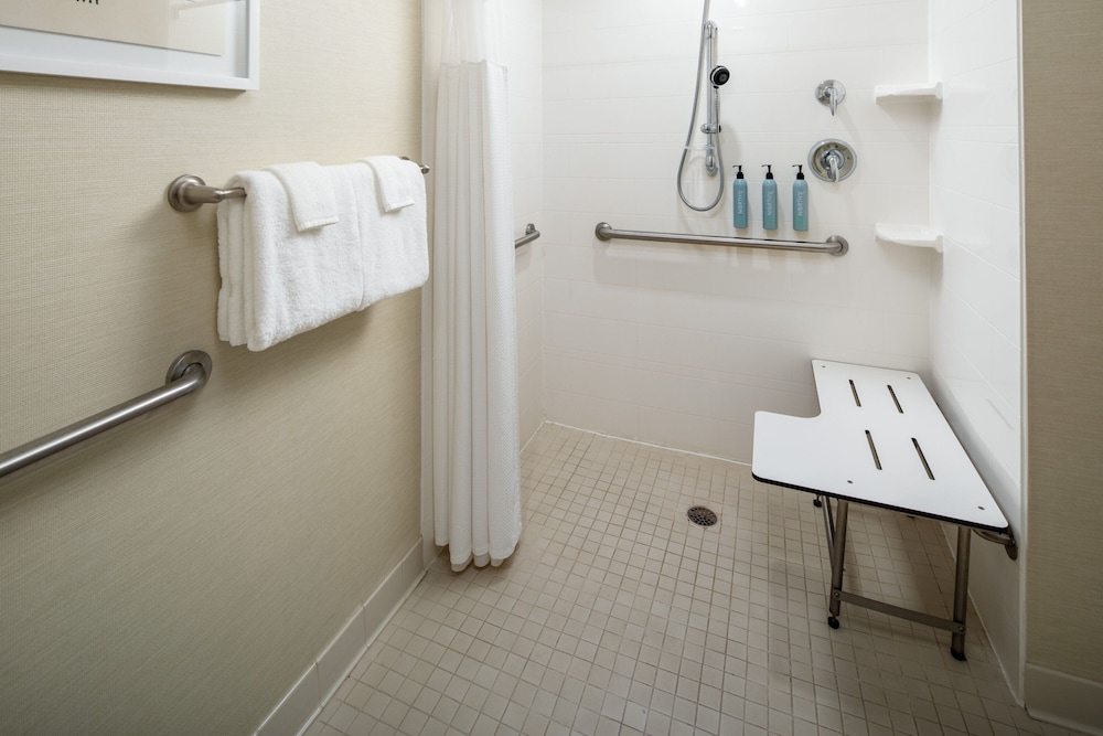 Courtyard by Marriott Charleston Downtown Civic Center - photo 18