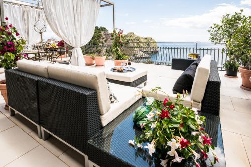 202 Luxury Terrace View in Taormina, Italy