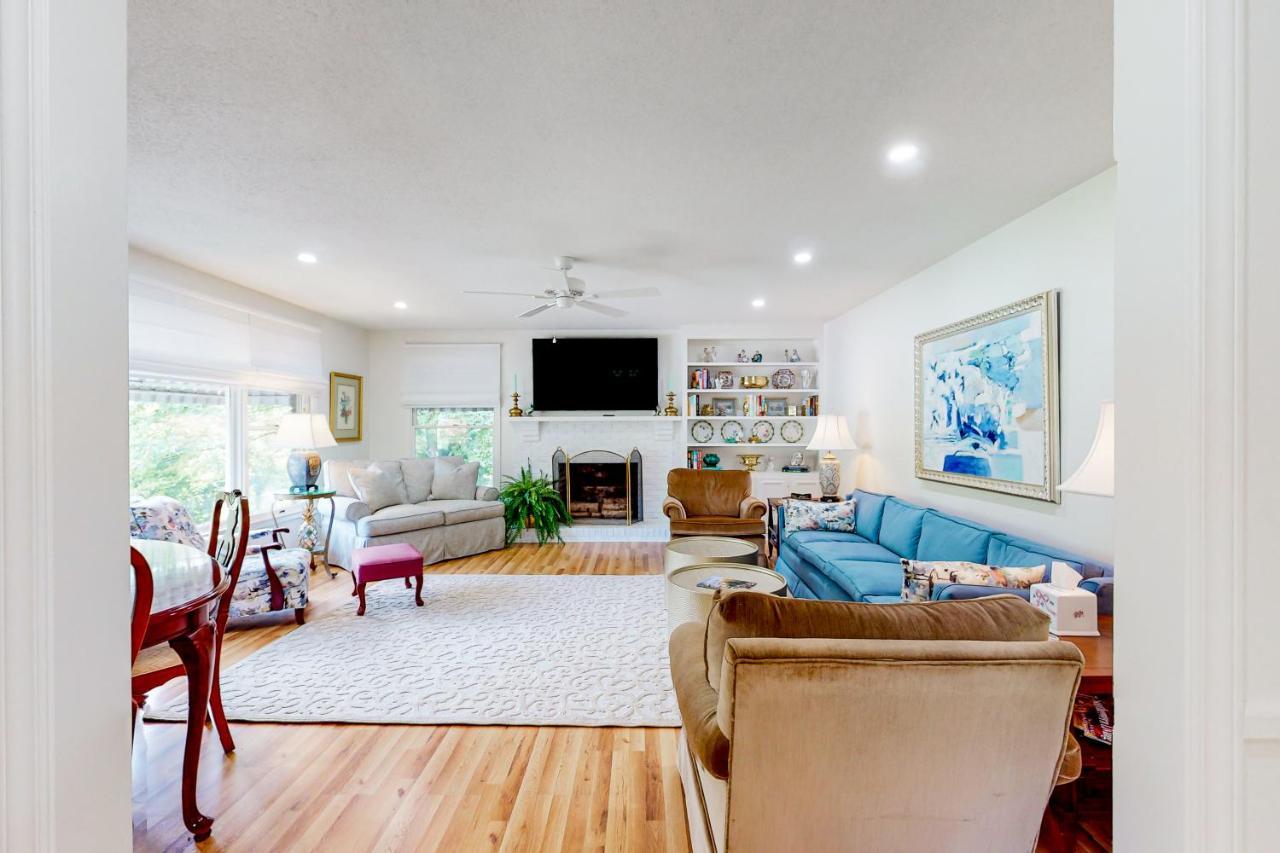 Blue Ridge Cottage — 4-Star Luxury Hotel in Waynesville, United States