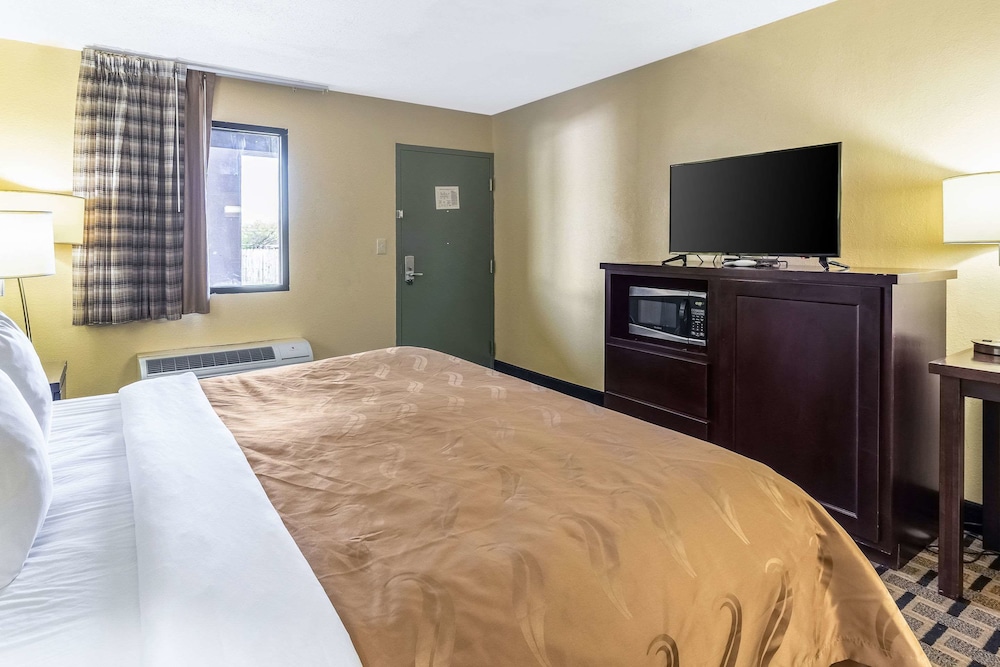 Quality Inn Franklin Cool Springs Area - photo 9