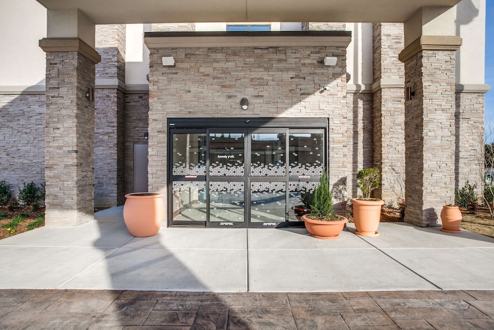 Hampton Inn & Suites North Dallas Central Expy - photo 41