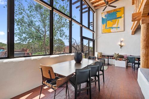 High Desert Hideaway in Santa Fe NM — 4-Star Luxury Hotel in Agua Fria, United States