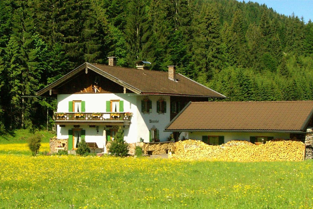 Der Wiesenhof — hotel in Kruen