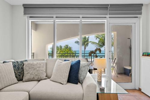 Luxury Beachfront 1BR Villa in Ocean Villas Breathtaking Views Villa Isla Encantada — 4-Star Luxury Hotel in Rio Grande, Puerto Rico