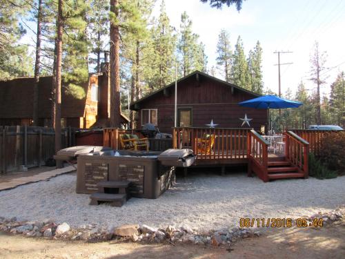 Owl Pine Ranch — 4-Star Luxury Hotel in Big Bear City, United States