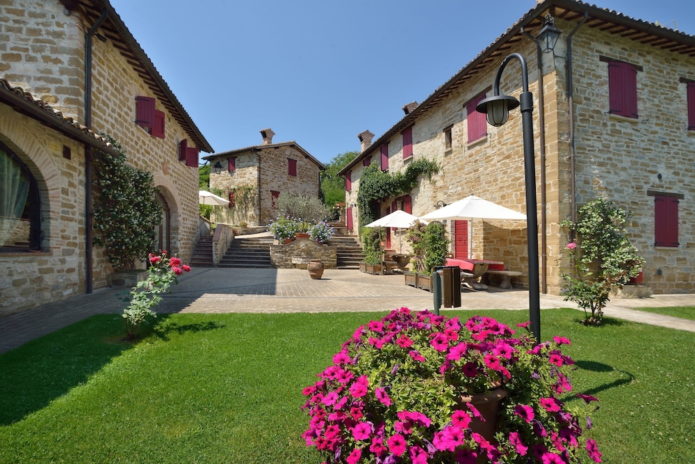 Fonte al Noce — 4-Star Luxury Hotel in Gubbio, Italy