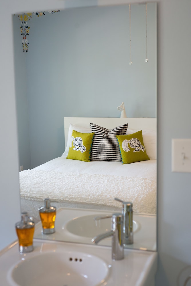 Swamp Rabbit Inn - photo 22