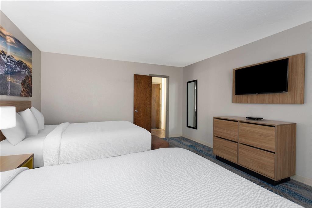 Days Inn and Suites by Wyndham Downtown Missoula University - photo 34