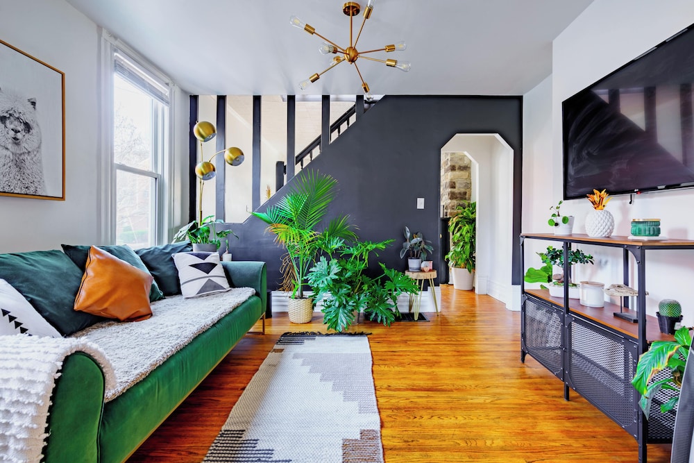 Jungle House Luxury Stays Downtown Columbus & Short North — 5-Star Luxury Hotel in Columbus, United States