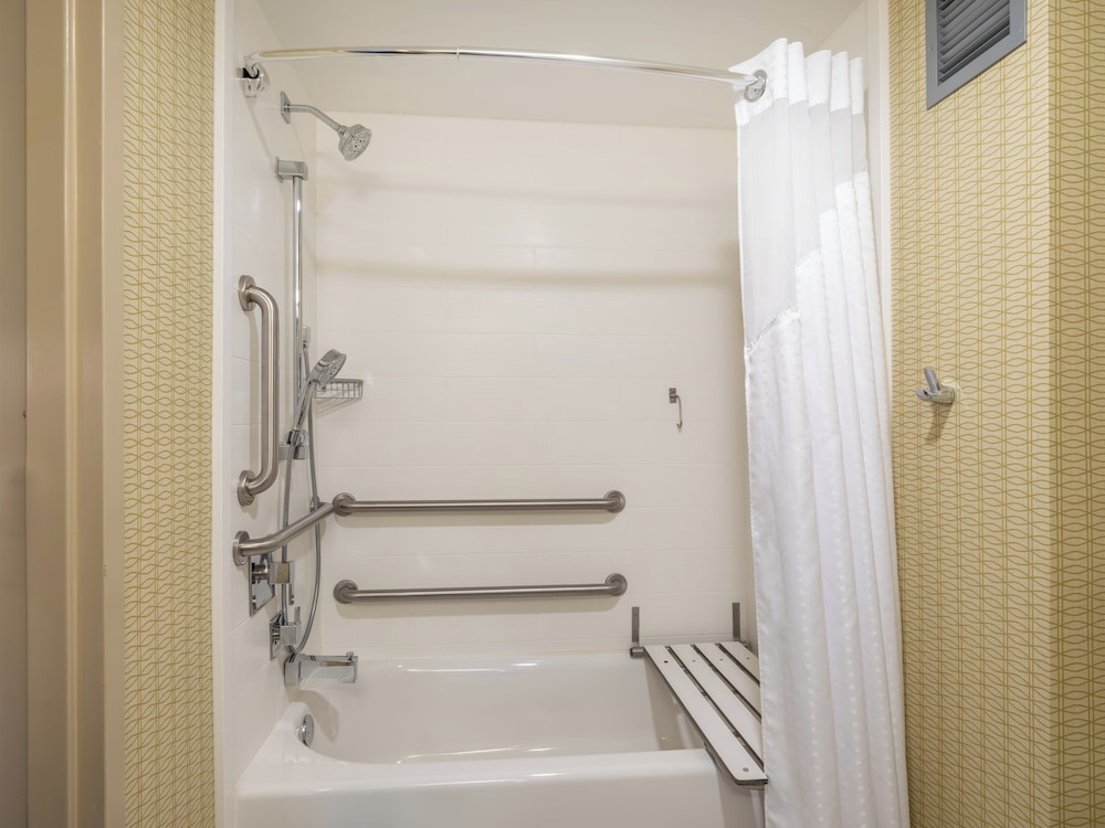 Holiday Inn Greensboro Coliseum by IHG - photo 7