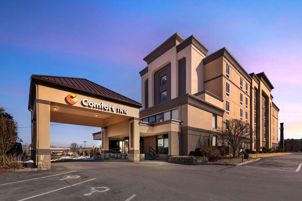 Comfort Inn Manchester Airport in Manchester, United States