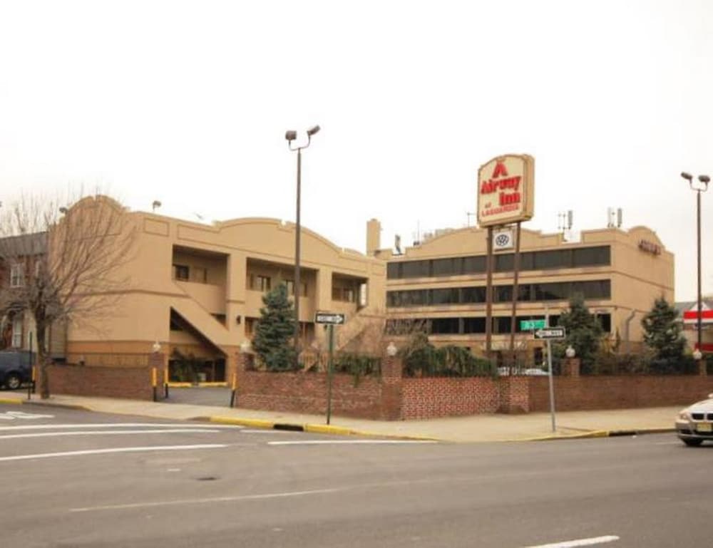 Airway Inn at LaGuardia - photo 17