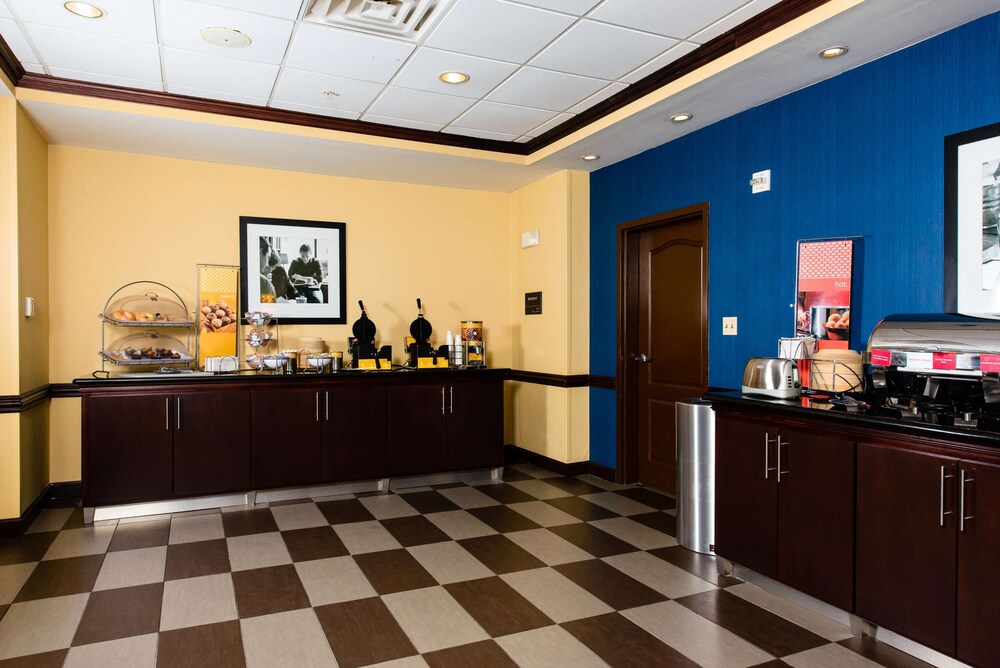Hampton Inn & Suites Port Arthur - photo 21