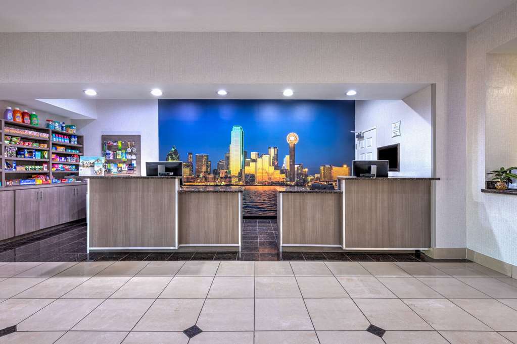 La Quinta Inn & Suites by Wyndham Alvarado - photo 10