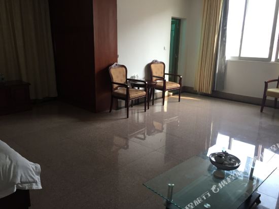 Ronghua Hotel — hotel in Jiaocheng