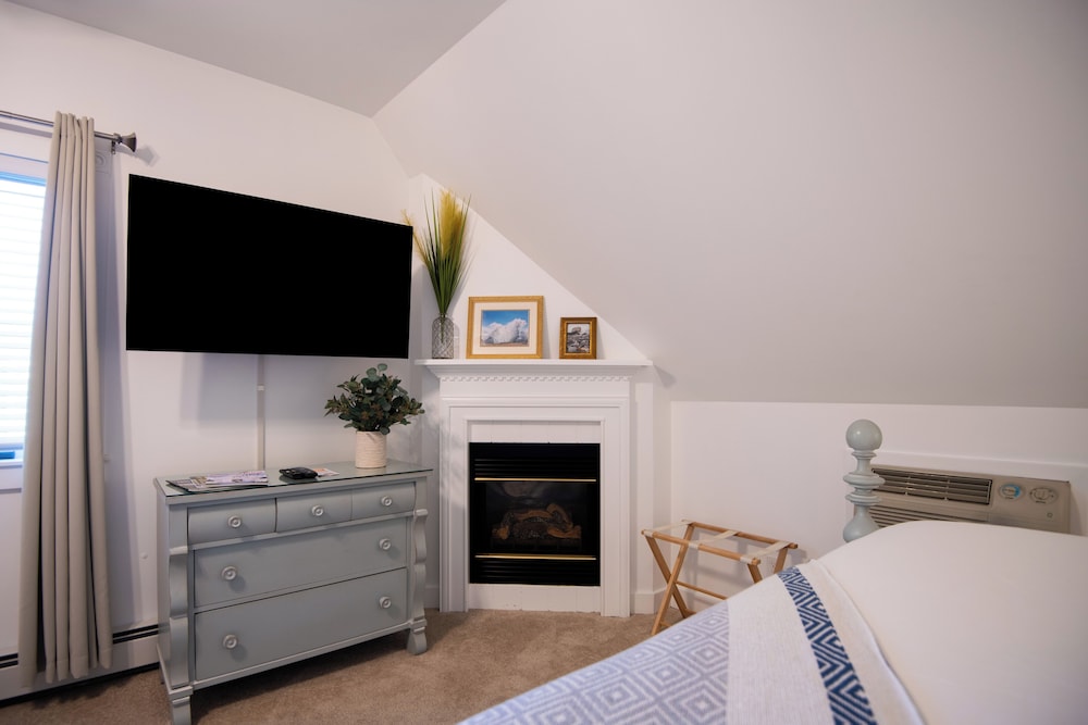 Sand Bar Cottage Inn - photo 29