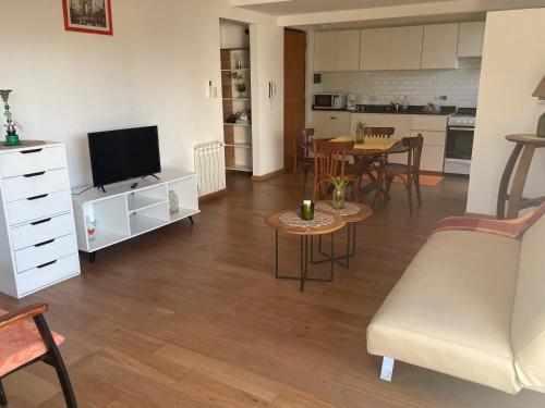 Depto Genova Zona Norte cochera con Reserva previa — 4-Star Luxury Hotel in Rosario, Argentina