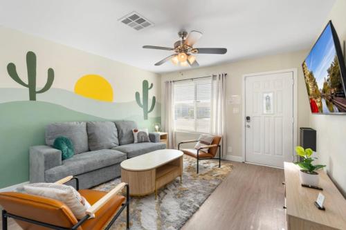 4BR Moon Valley Home with Pool Room for 10 — 4-Star Luxury Hotel in Phoenix, United States
