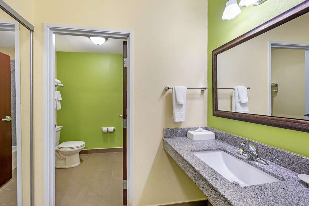 Best Western Plus Pratt - photo 39