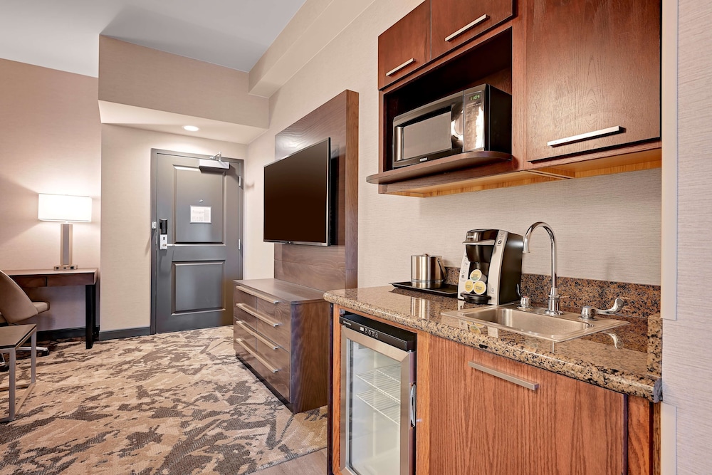 DoubleTree by Hilton Denver International Airport - photo 18