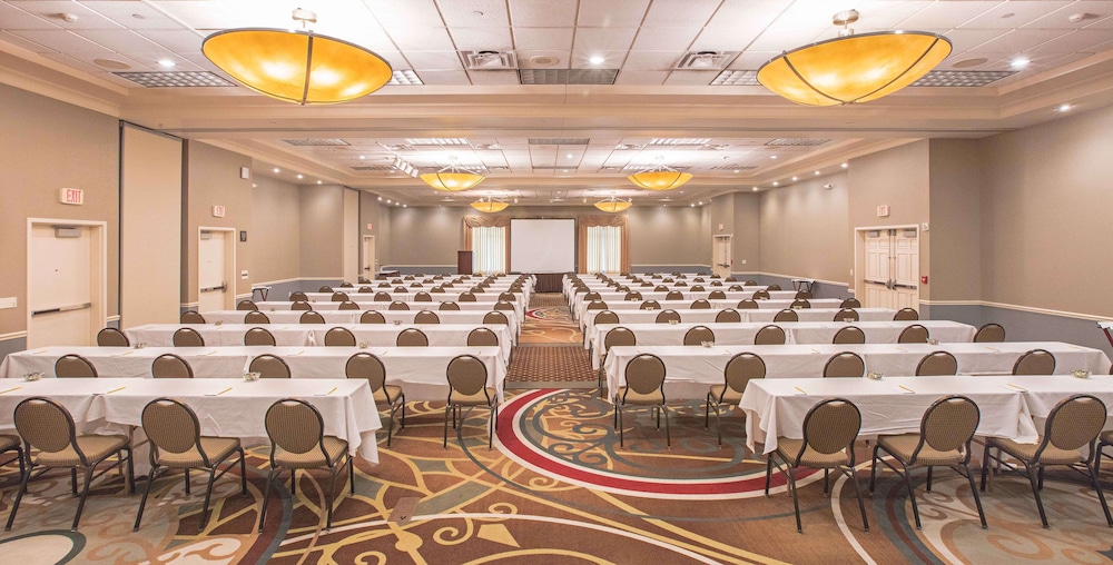 Hilton Garden Inn Des Moines Urbandale - photo 22