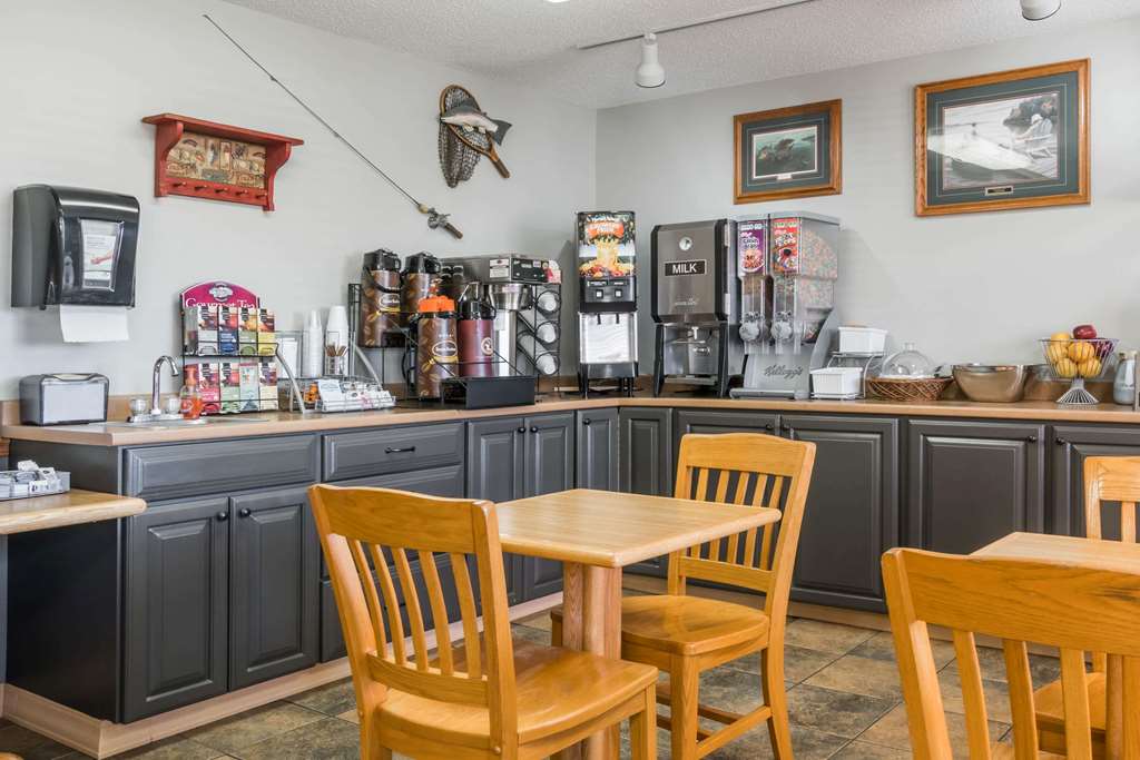 Super 8 by Wyndham Baxter Brainerd Area - photo 15