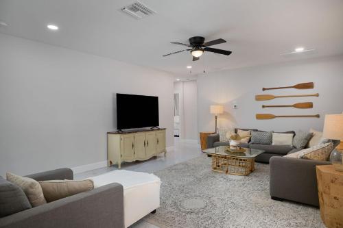 Gorgeous 2BR Bungalow Pet Friendly — 4-Star Luxury Hotel in Sanibel, United States