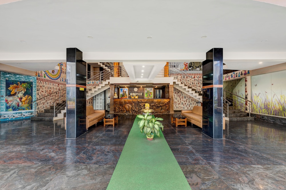 Iroomz Eco Hotel Big Boss in Chitradurga, India