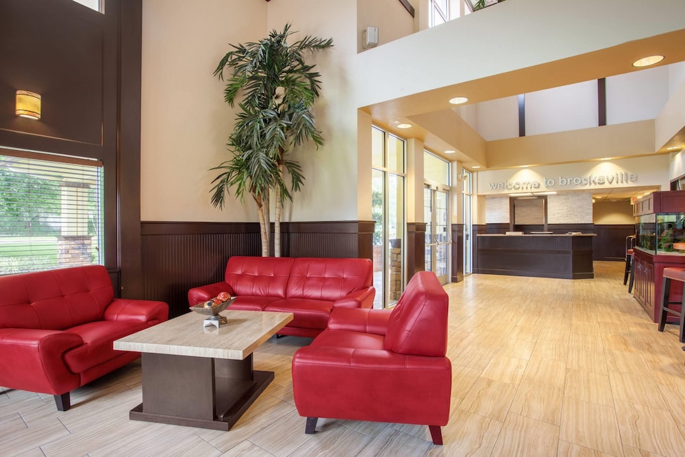 Days Inn by Wyndham Brooksville Dade City - photo 3