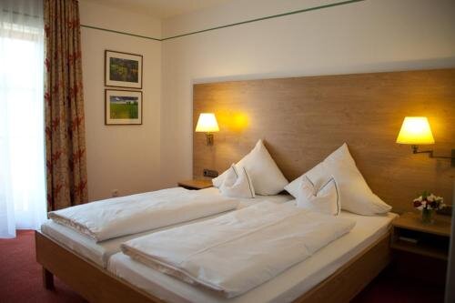 Hotel garni Sterff — hotel in Seeshaupt