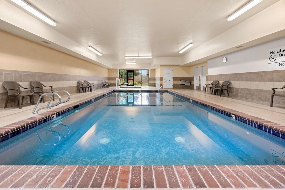 Hampton Inn & Suites Burlington - photo 22