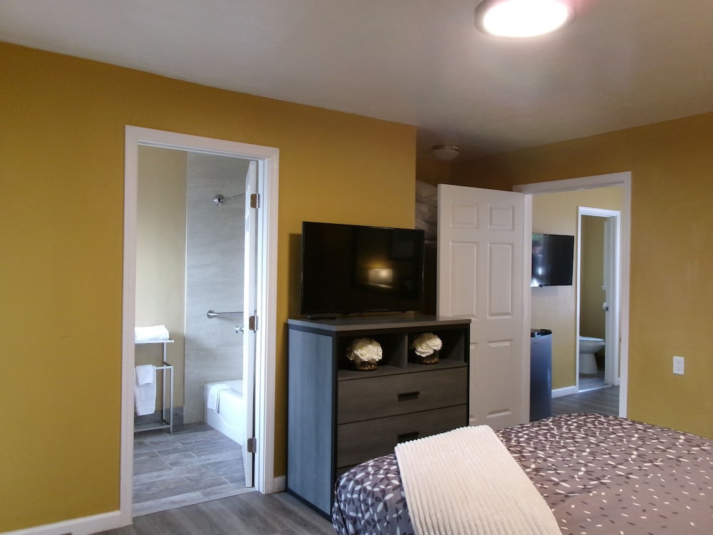 Carmel Wayfarer Inn - photo 8
