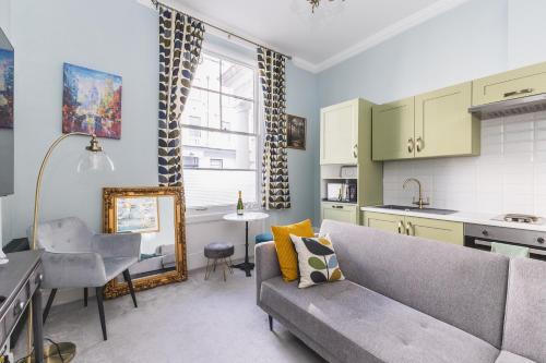 Chic flat near Buckingham Palace & Victoria Station
