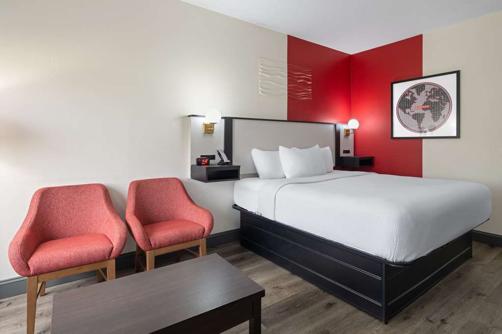 Ramada by Wyndham Locust Grove - photo 11
