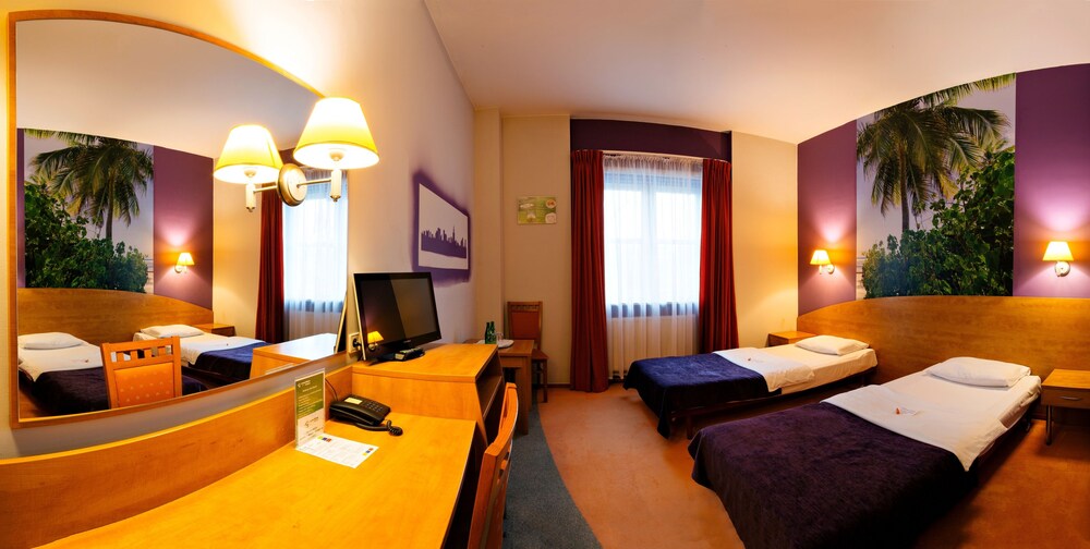 Hotel Anton by DNS — hotel in Pruszkow