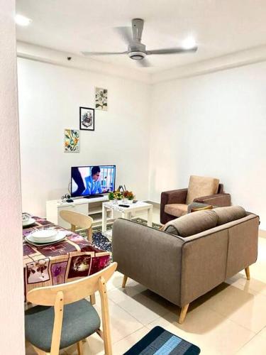 Cozy Shaftsbury Netflix tv box pakin wifi king bed netflix wifi free parking 1116 in Unknown City, Malaysia