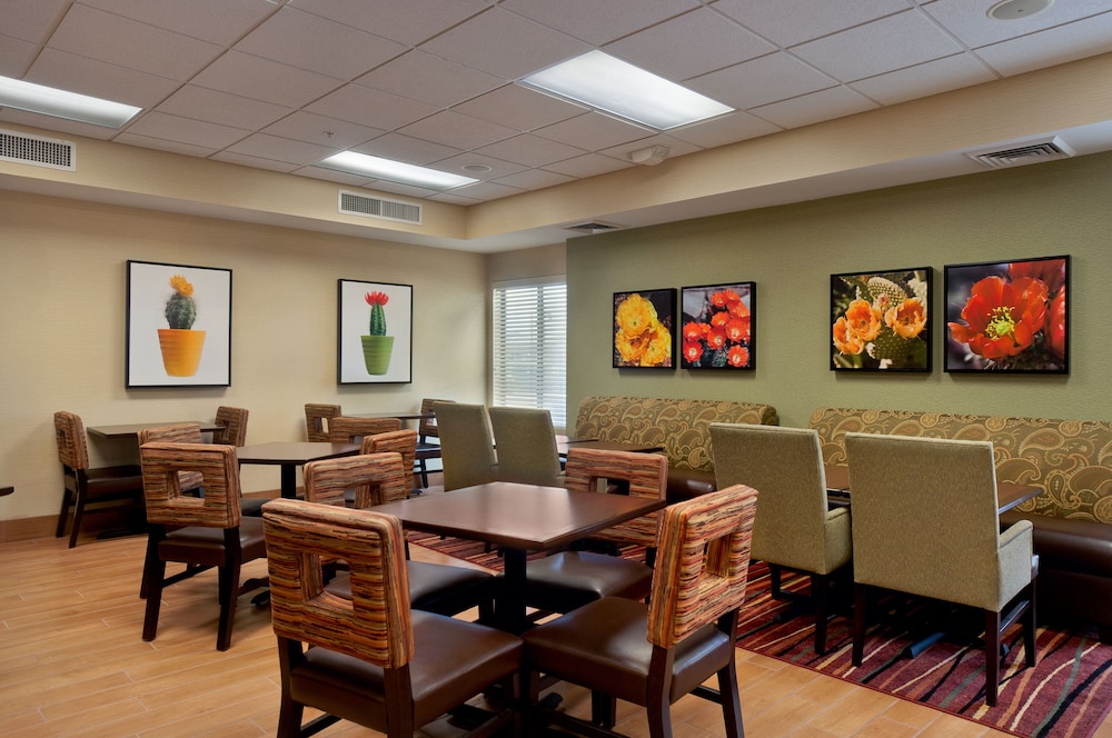 Hampton Inn Phoenix Anthem - photo 21