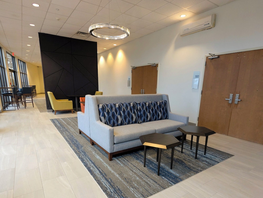 Holiday Inn Express & Suites Carbondale University Area by IHG - photo 25