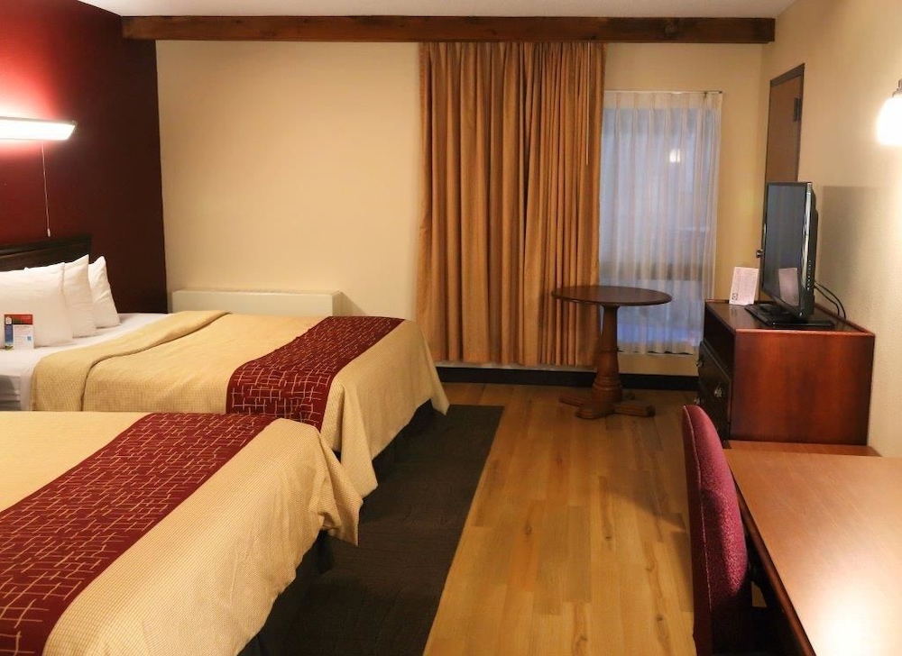 Townhouse Hotel Grand Forks - photo 2