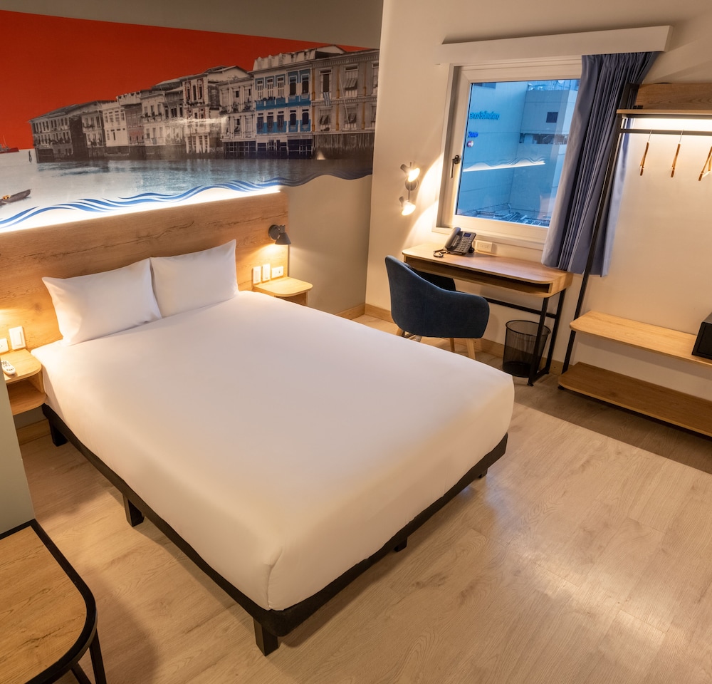 Ibis Styles El Malecon Guayaquil — 4-Star Luxury Hotel in Guayaquil, Ecuador